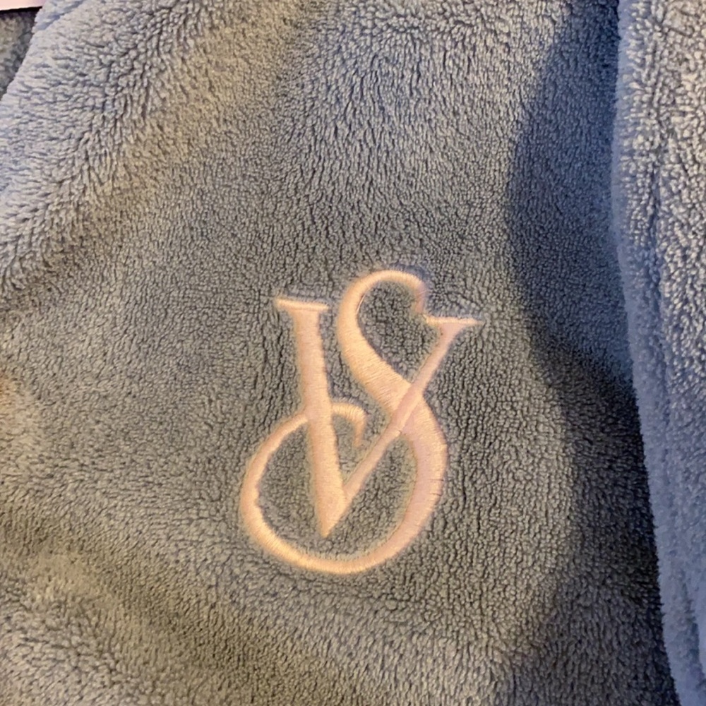 Victoria Secret Robe - Picture 3 of 5